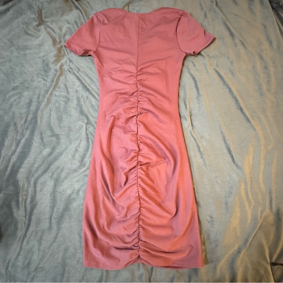 Zara Mauve Ruched Mini Dress

#1175 - Picture 7 of 7